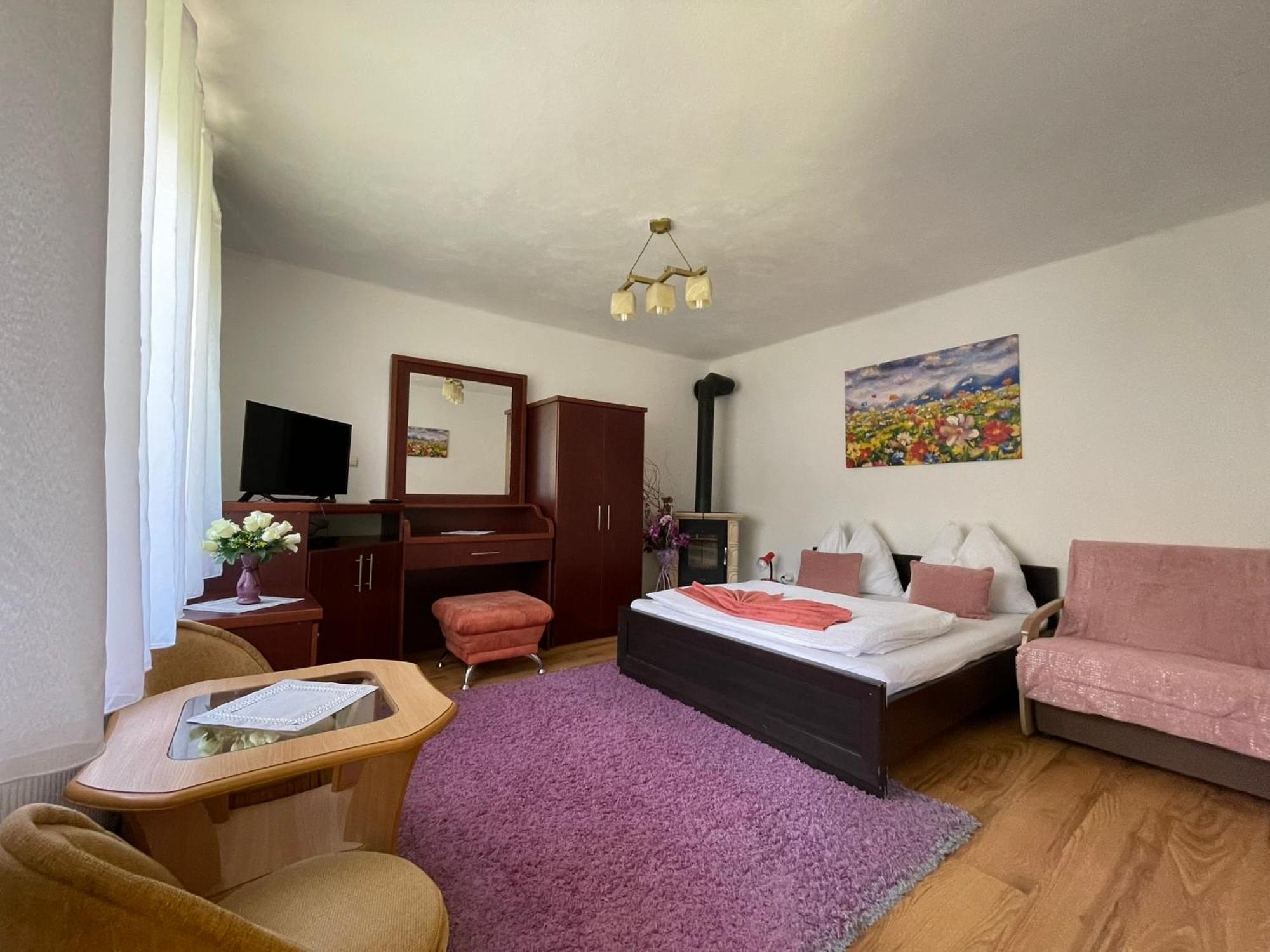 Apartmany Pod Troma Korunami Červený Kláštor Dış mekan fotoğraf